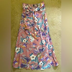 SHEIN Halter dress
Size M